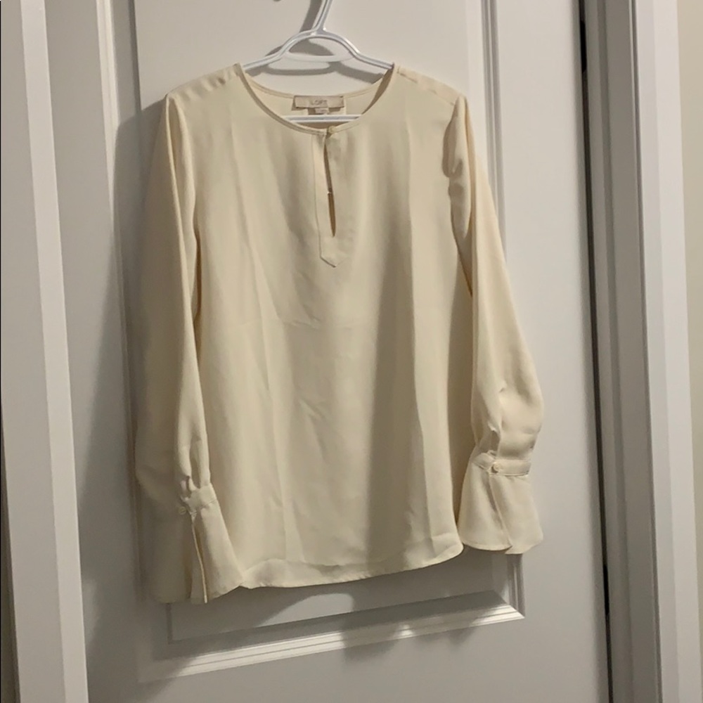 Bell cuff blouse - Picture 3 of 9